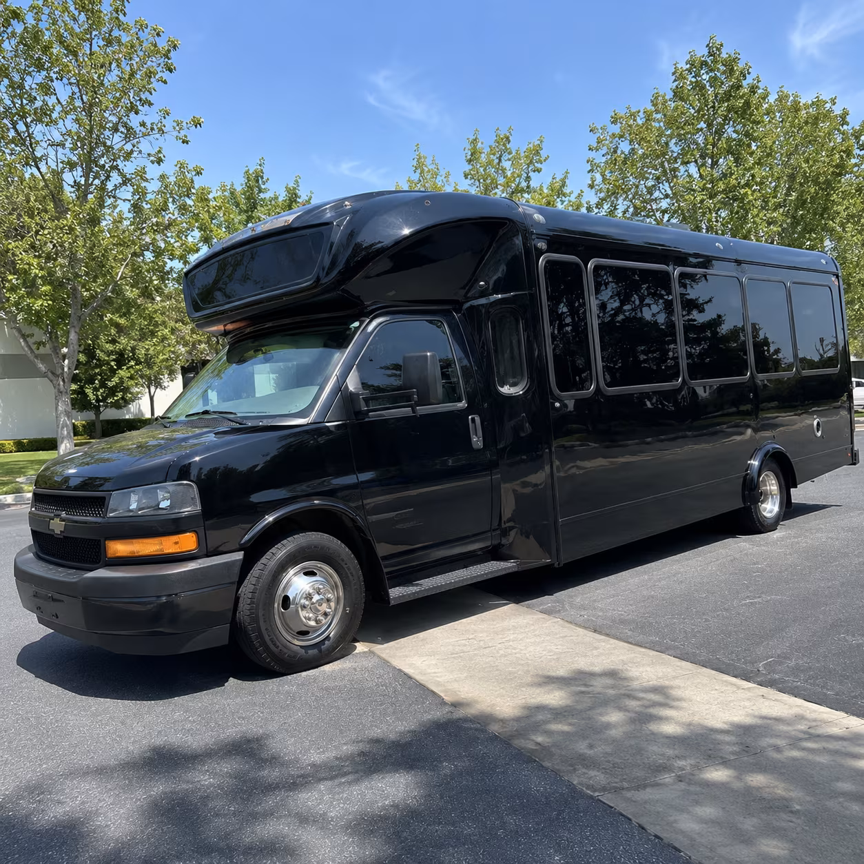 allen 15 passenger party bus